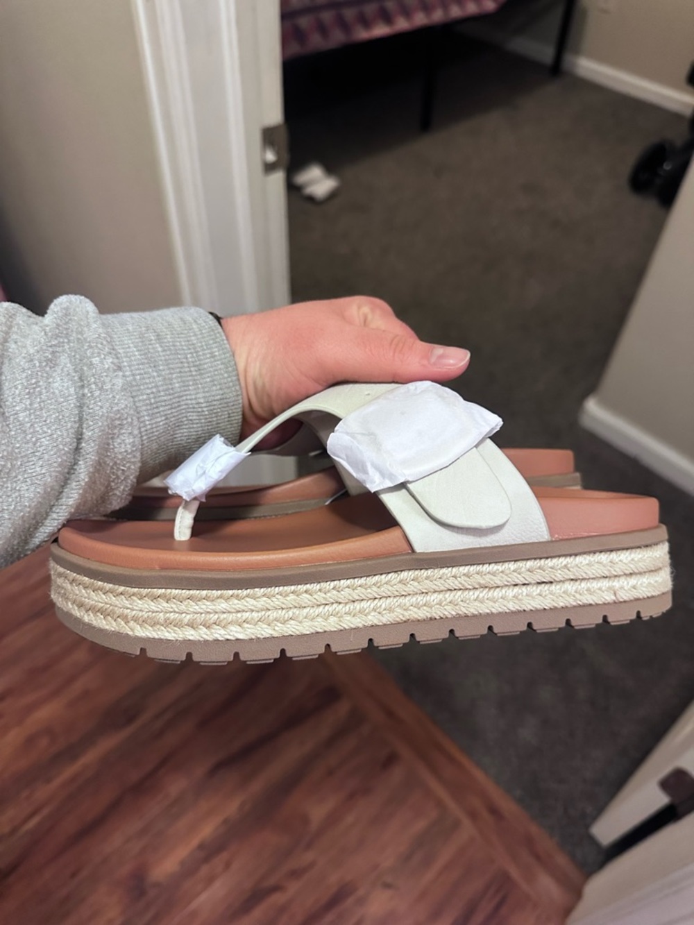 MIA White Leather Espadrille Platform Thong Sandals - Picture 3 of 4